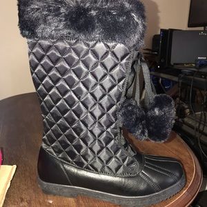 Women Quilted Flat Boot size 11